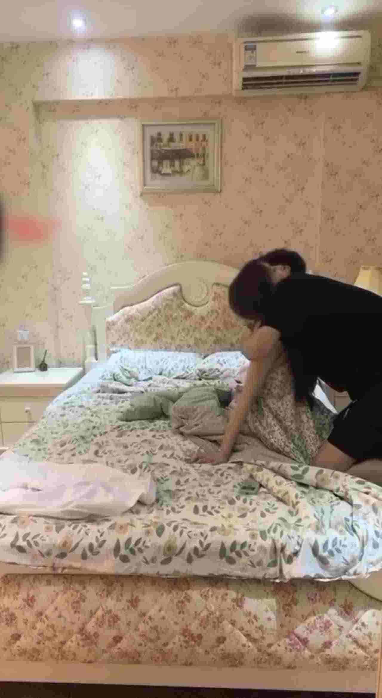  偷拍跟清纯可爱女友做爱 的剧照6