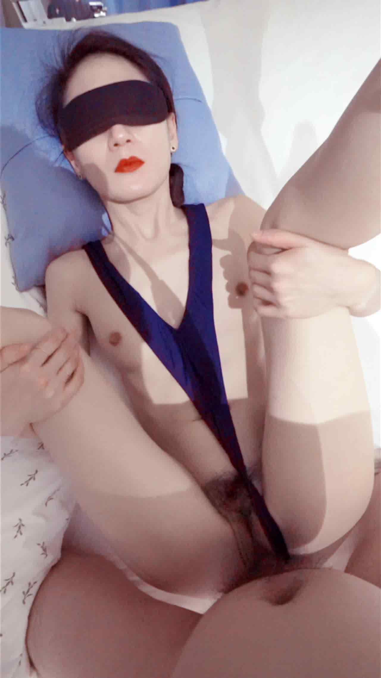  不小心被内射了 的剧照3