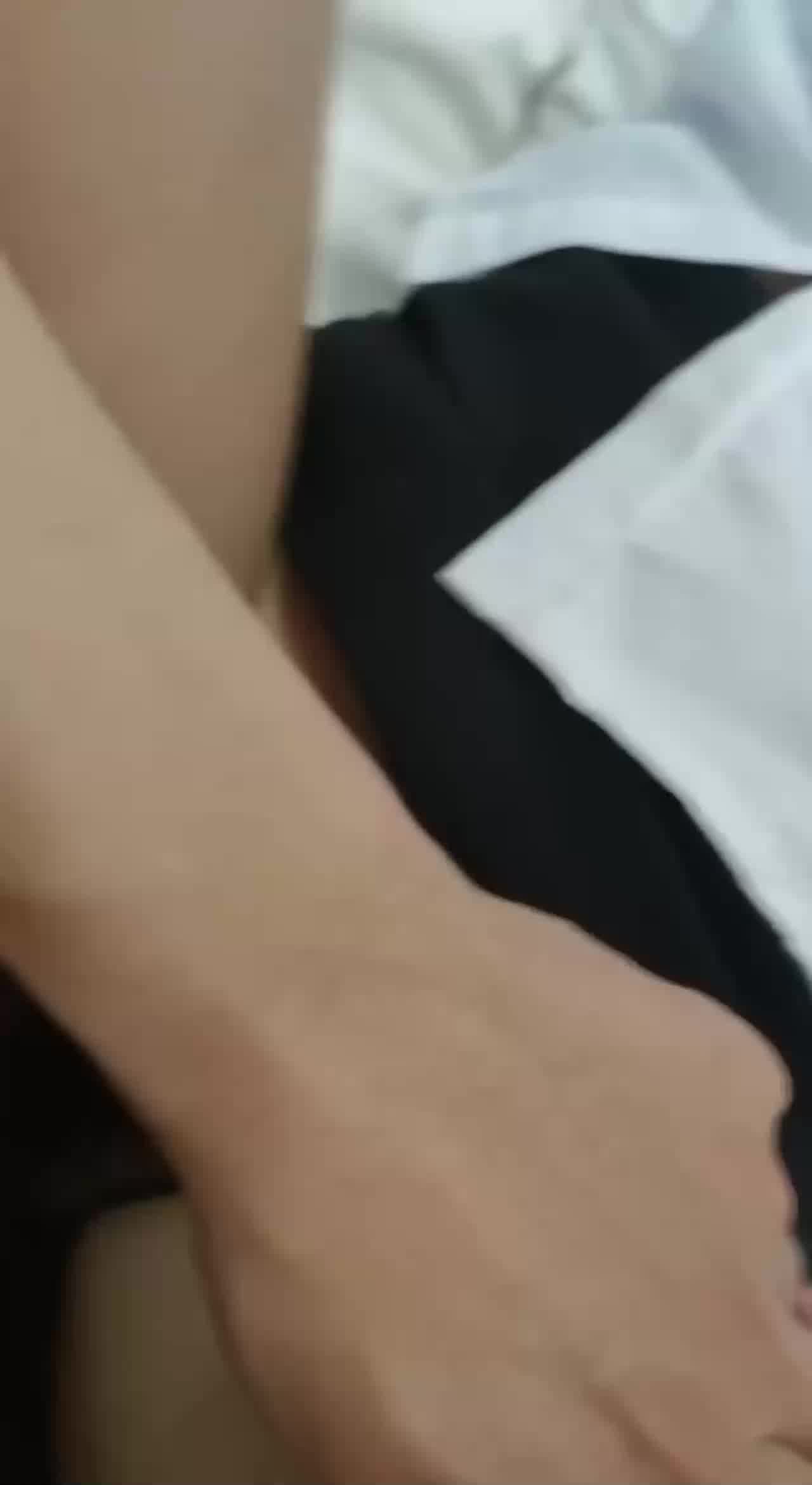  调教眼镜娘高中生，吃着假屌SM 的剧照7