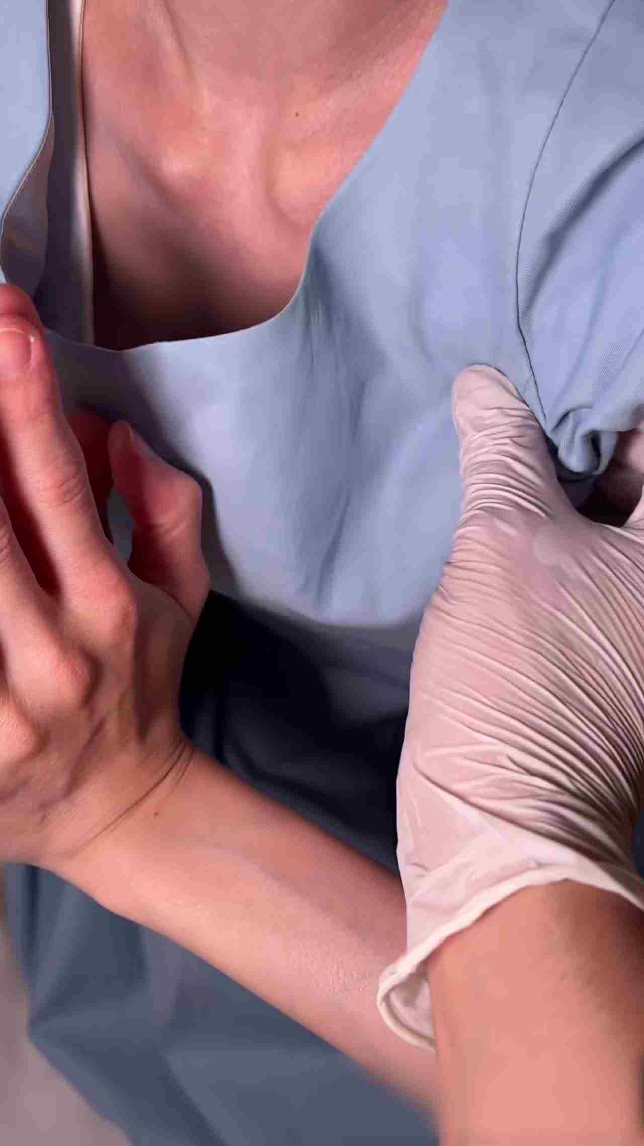  猥亵姨妈期のVR少女 玩很大！ 的剧照9