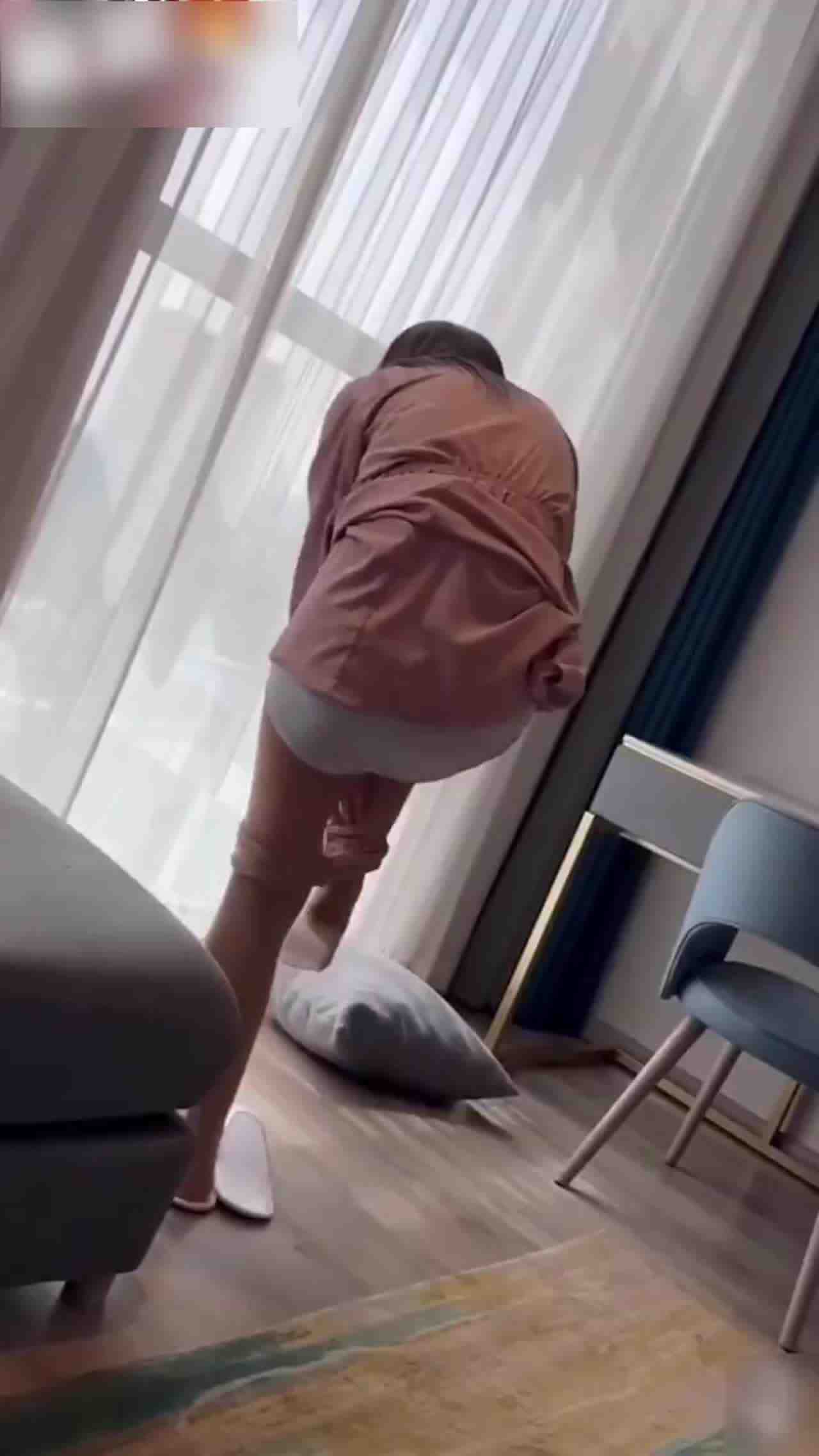  【网曝大连联通事件】公司的97年母狗 背着她男友给我当母狗 一个月给她一万的零花钱 的剧照10