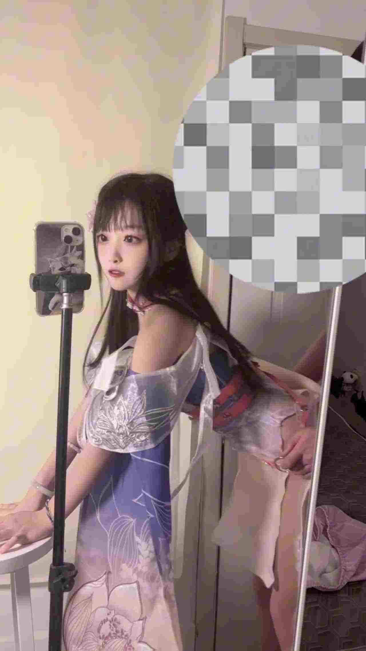  高价自购露脸萝莉-唯一一次做爱视频，与金主爸爸约炮拍摄，3k一次的快餐可以拍视频，高价自购的单片 的剧照7