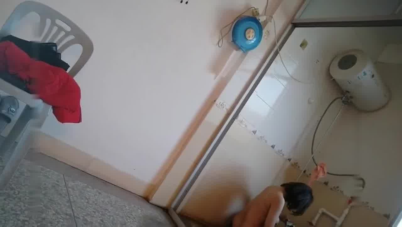  城中村爆插颜值少妇，少妇被干的嗷嗷叫说你好厉害 的剧照2