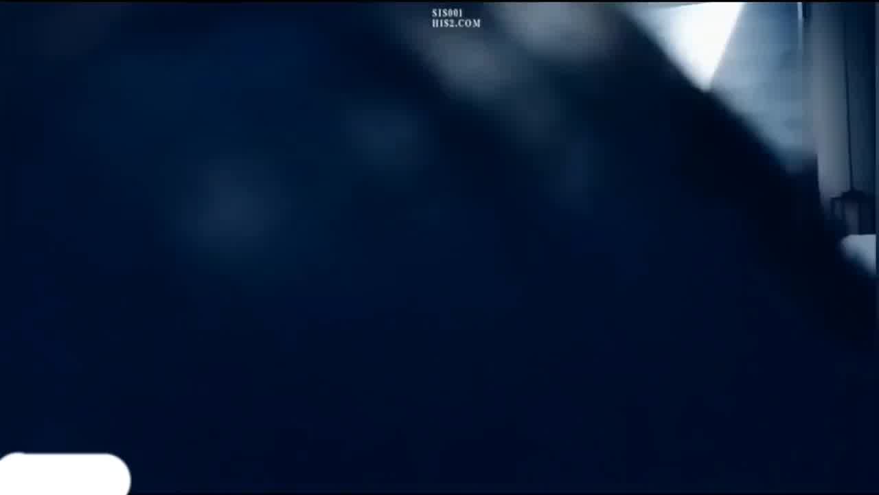  尤物级眼镜小姐姐 温婉气质却充满骚骚的感觉 男人看了就想狠狠插她，黑丝袜紧身包臀裙 啪啪鸡巴狂操 的剧照4