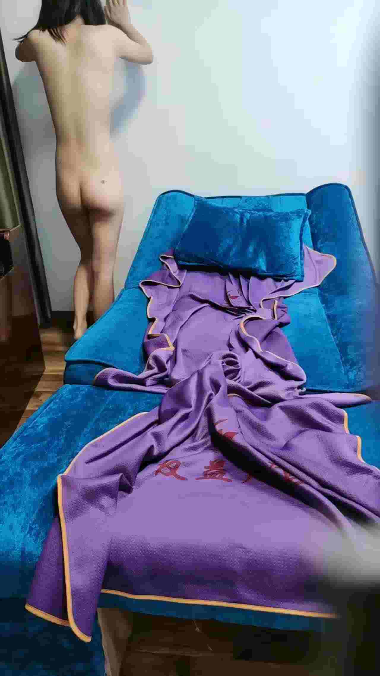  老婆抓到老公在按摩店 然后就3P了 的剧照6