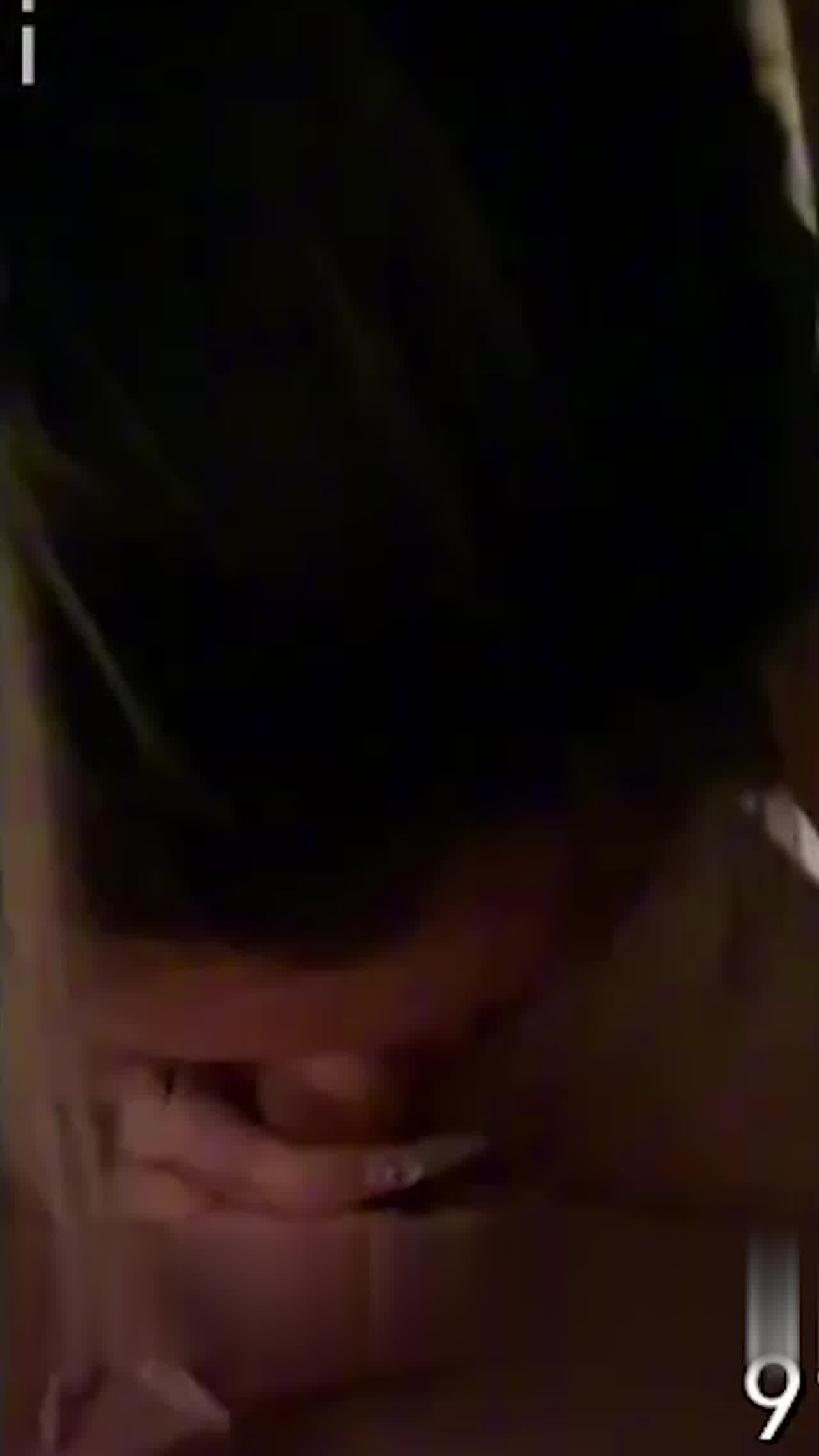  约草少妇到酒店 精彩的对白 少妇好像很喜欢这样的感觉 的剧照3