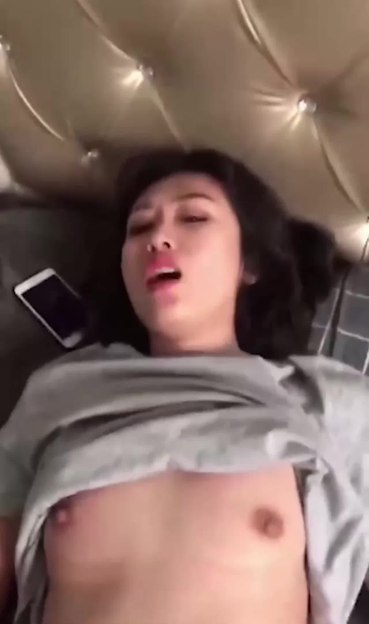  反差嫂子不让拍照还他妈的限制我内射 的剧照5