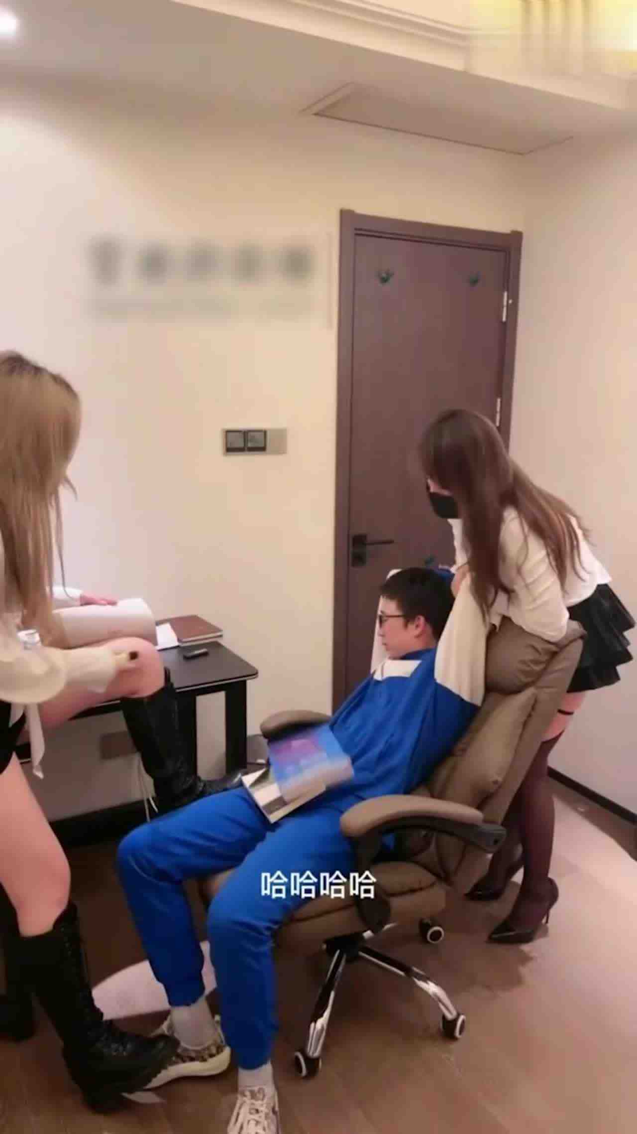  [万人求]深圳处男门事件 放开那个男孩让我来 的剧照5