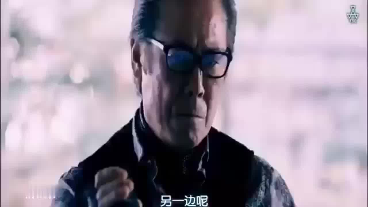  韩国三级 看着老婆屈服淫威的真面目 的剧照6