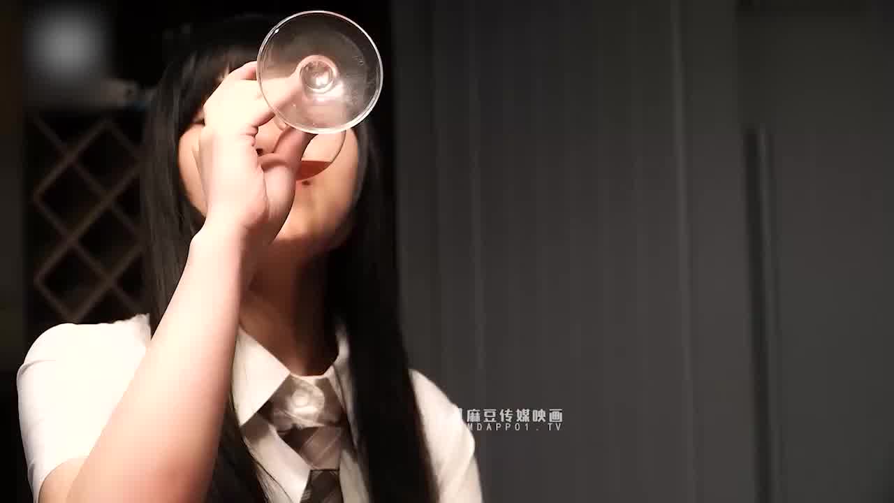  麻豆 寻小小 迷情湿欲练习生 的剧照3