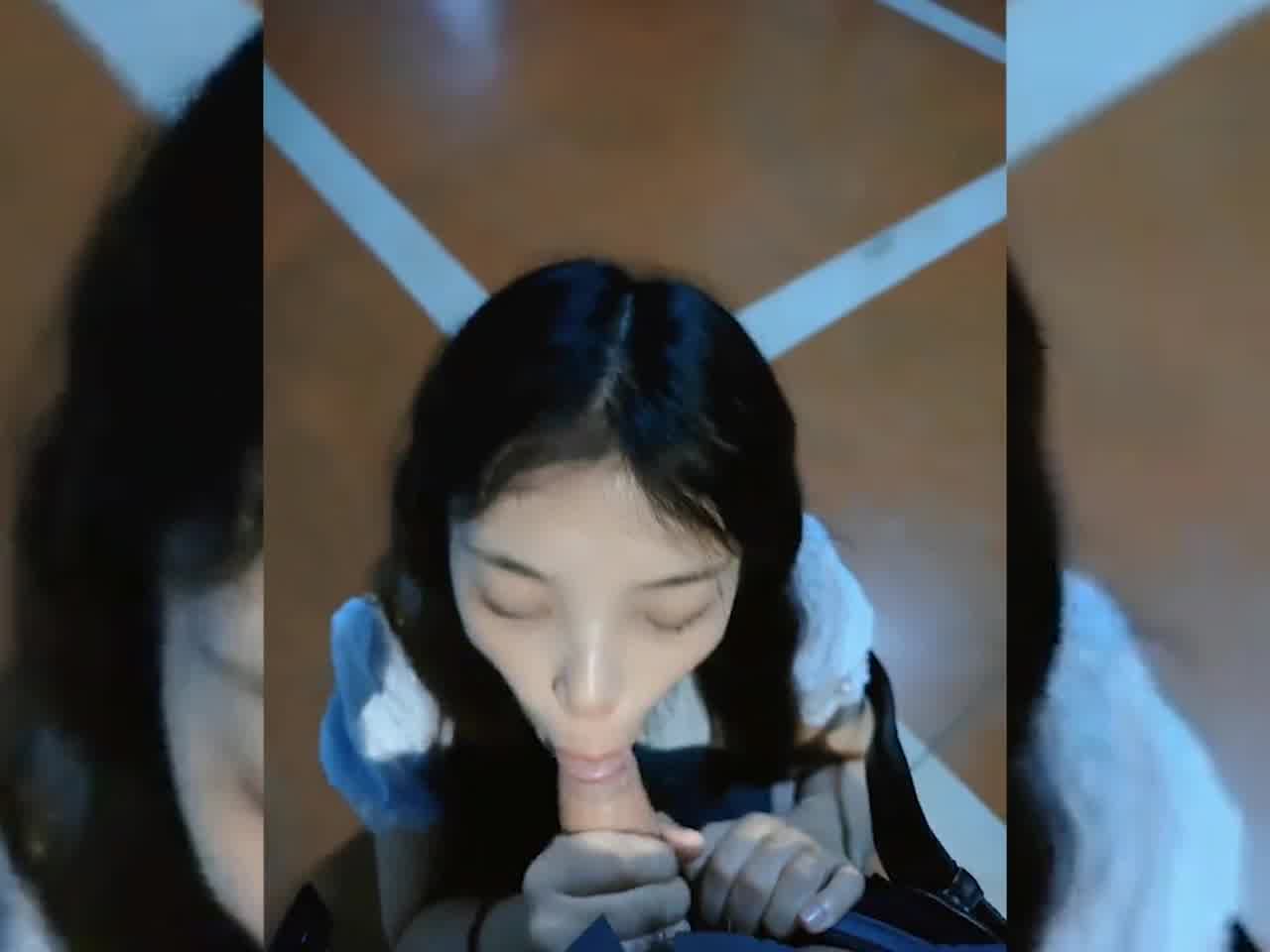  清纯女大生 口交起来象是交过很多任男朋友了 的剧照3