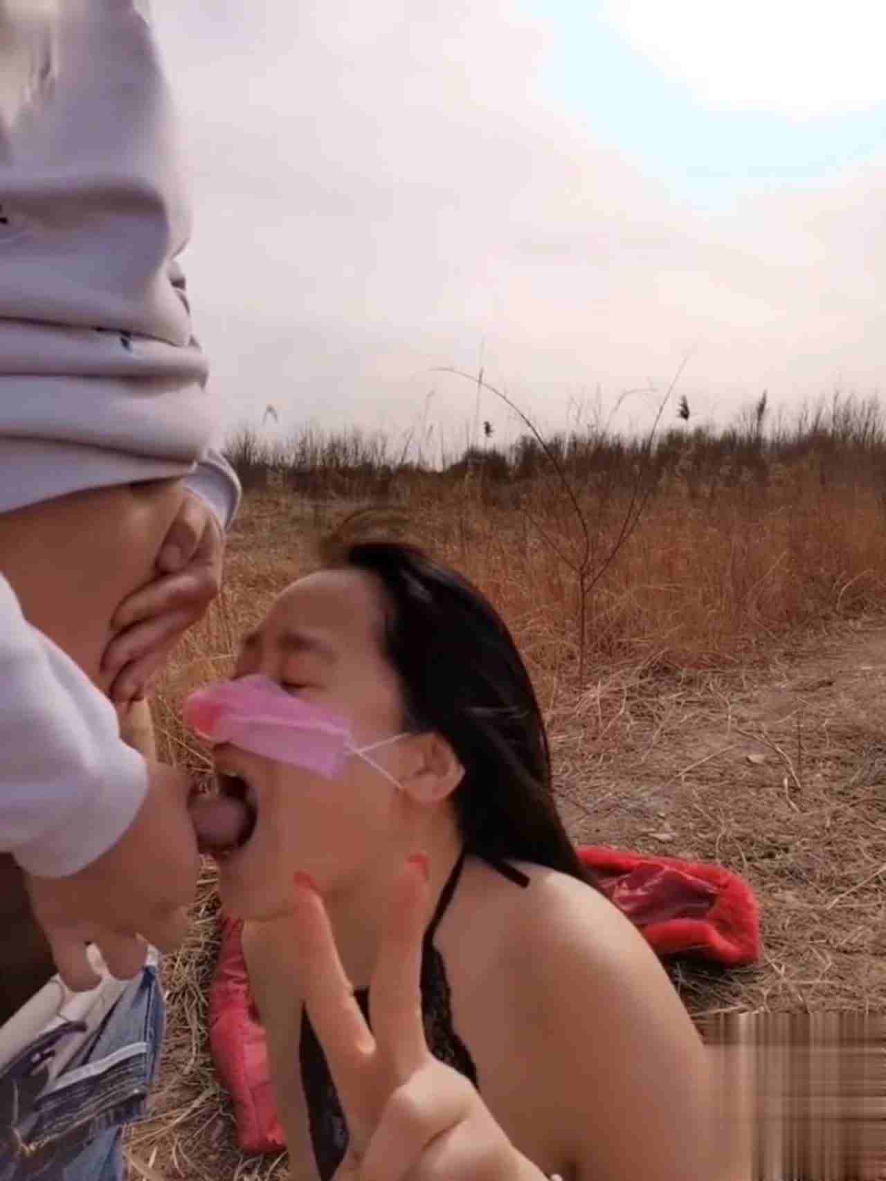  户外野战口暴 的剧照5