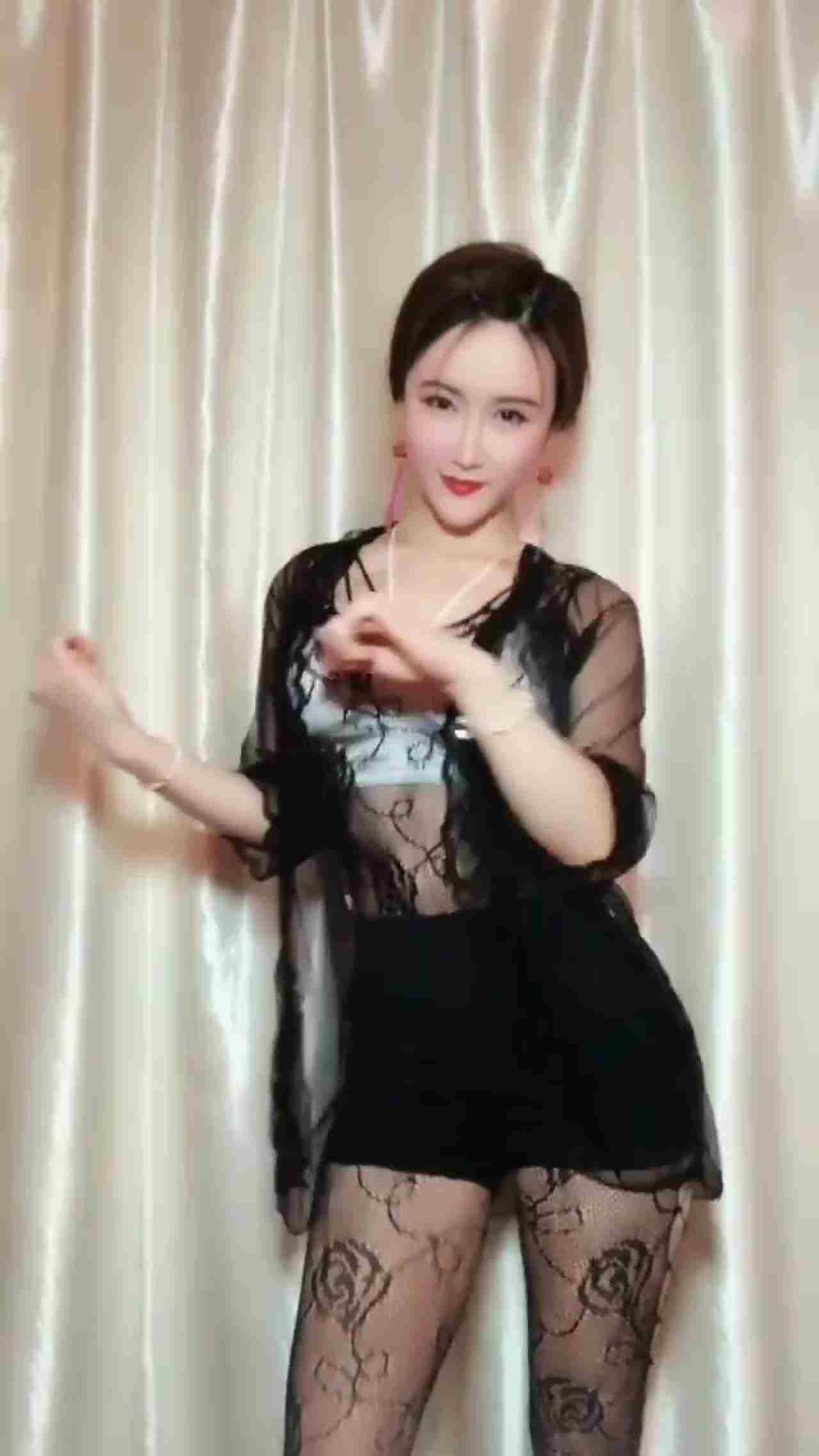  热舞热舞 的剧照7