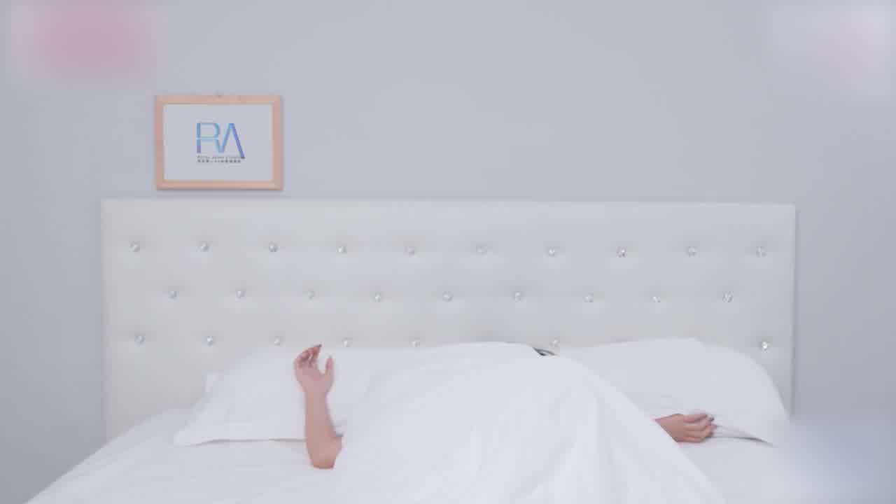  皇家华人 宋雨川 暧昧清纯失恋妹 秘密交合禁忌SEX 的剧照5