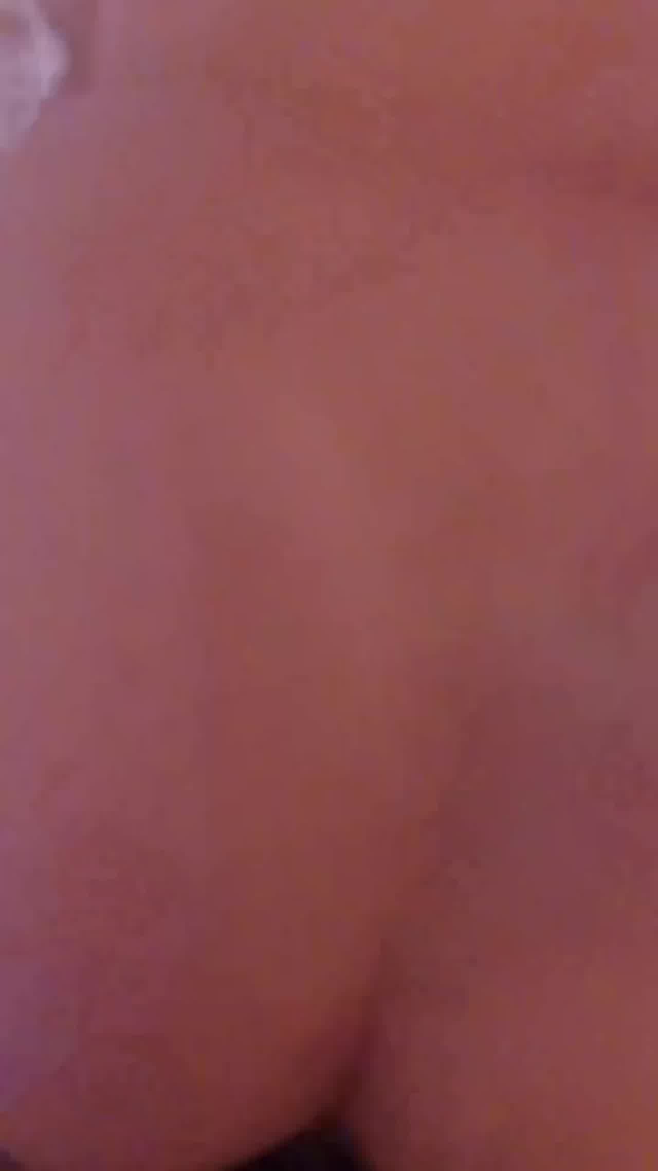  骚货自己拿着手机拍摄 的剧照2