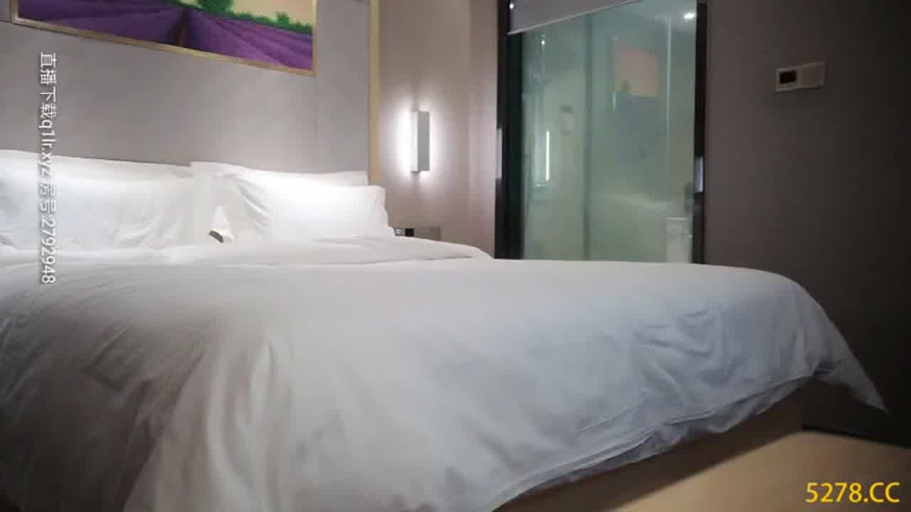  约炮达人网约学舞蹈美女酒店活塞姿势太多干的又久把美女操哭了求饶说：你快点啊,我真受不了了! 的剧照9