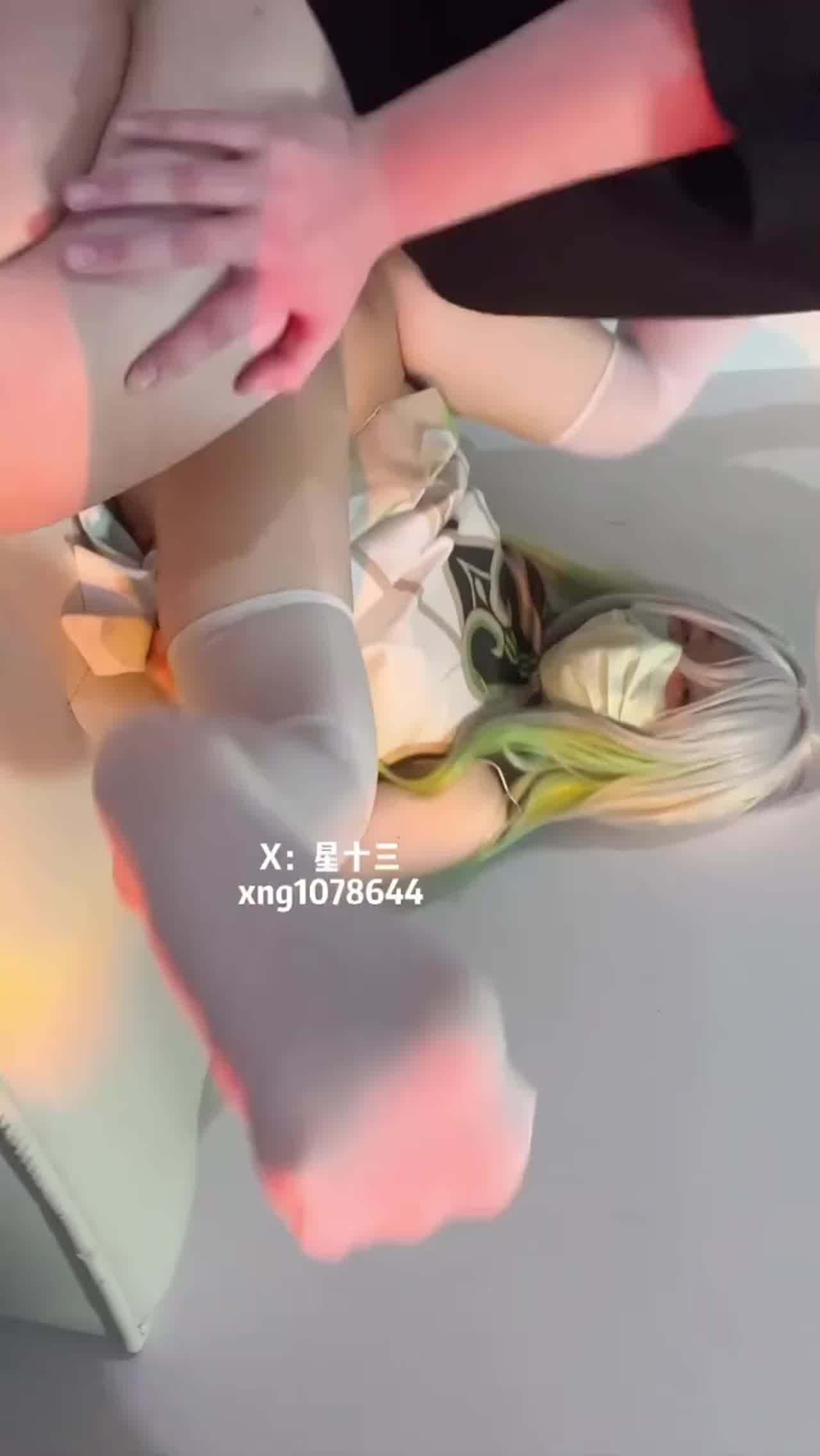  自购推特新届福利姬-完美cos原神草神大人，原友的福利来啦，草神大人口爆吞精旅行者的精液，这样的草神 的剧照4