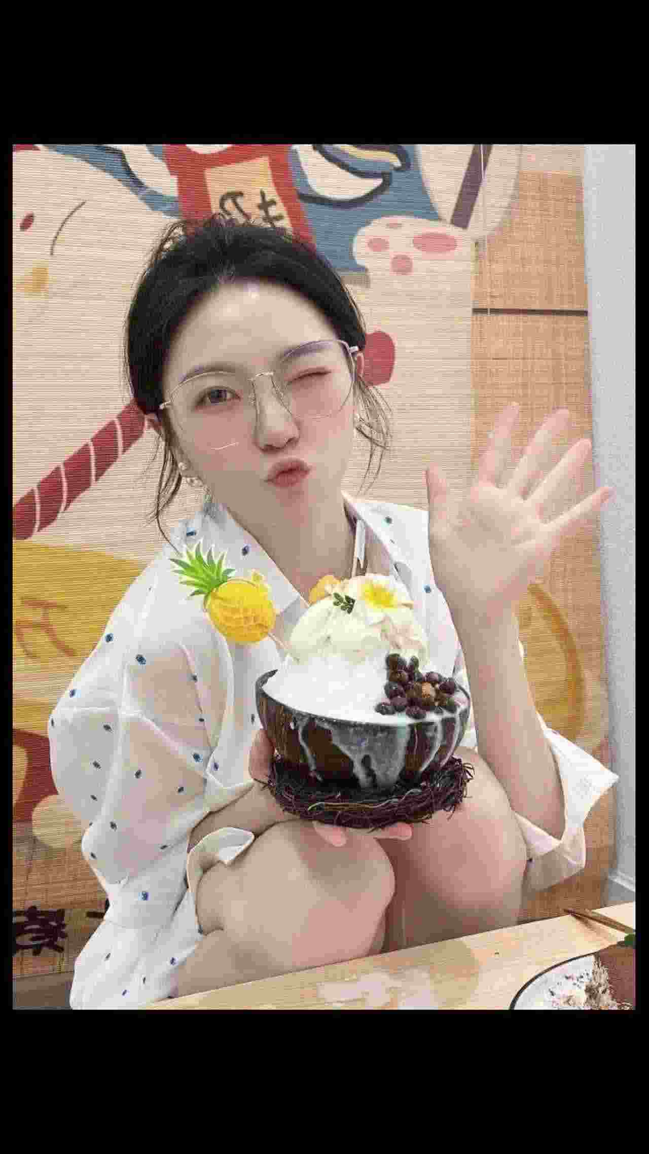  玩很大人妻出轨泄密 的剧照3