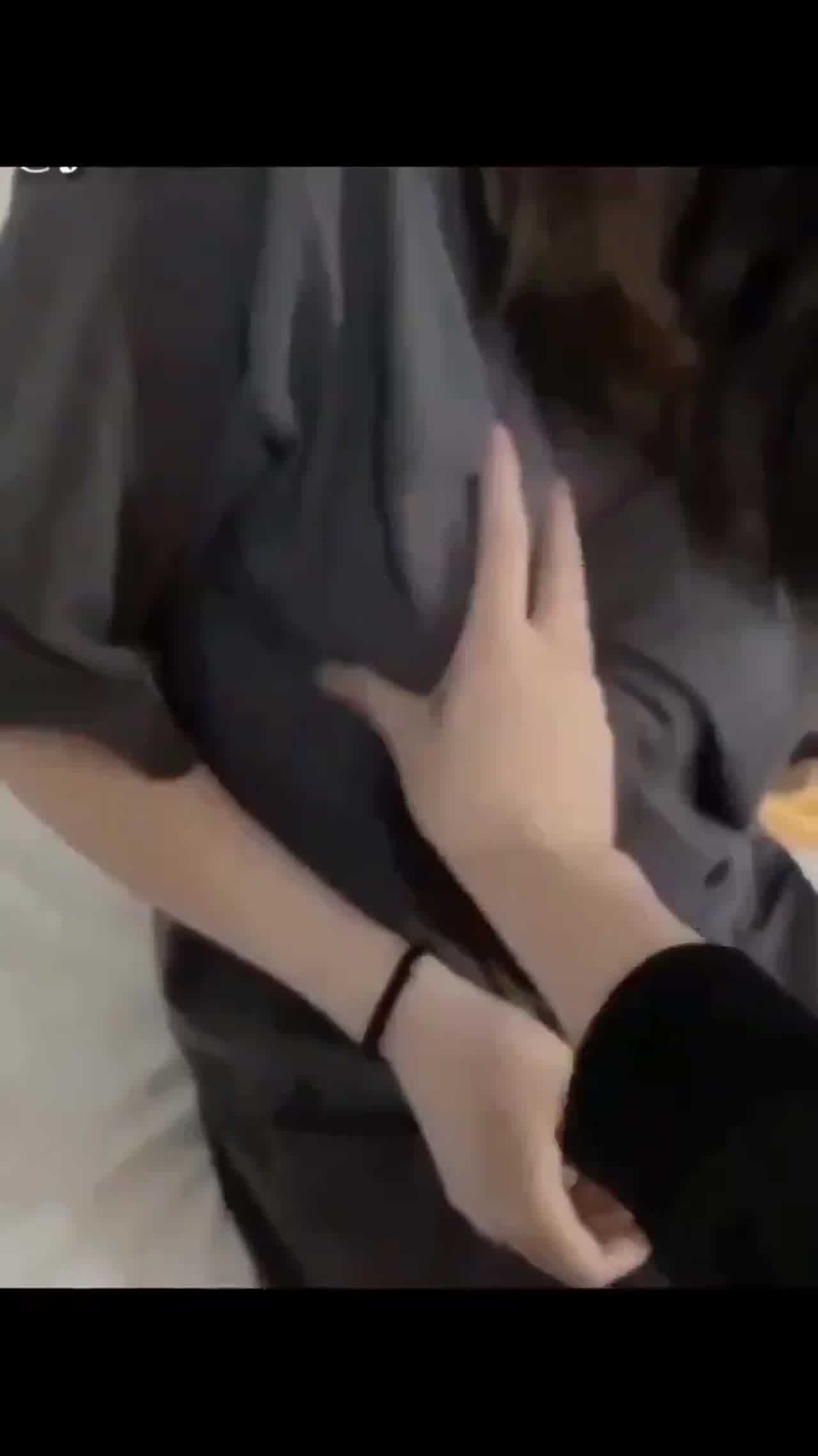  第一次约到的害羞大学生 的剧照2