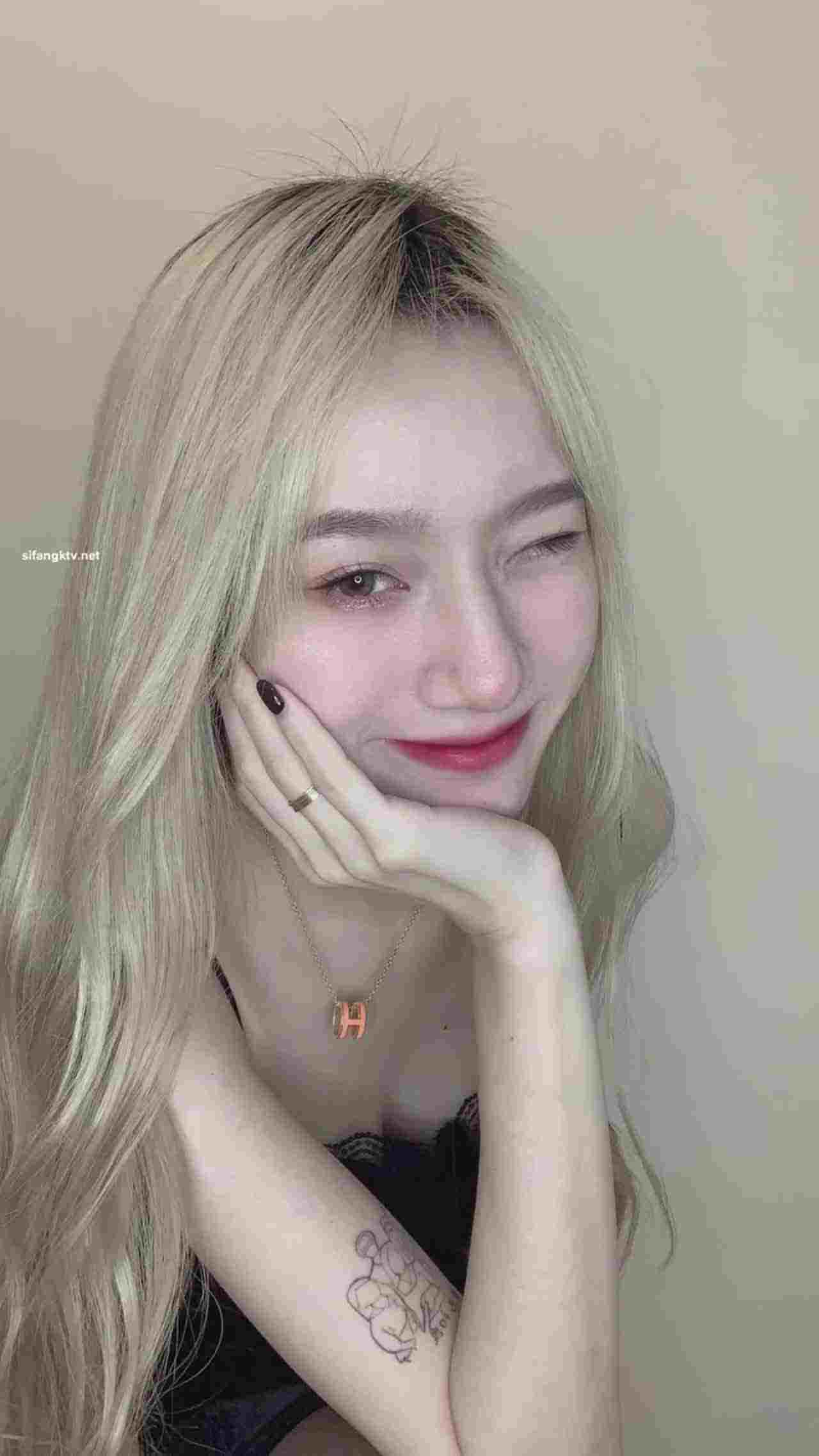  包养性感妹用肉棒勾起淫荡体质 的剧照6