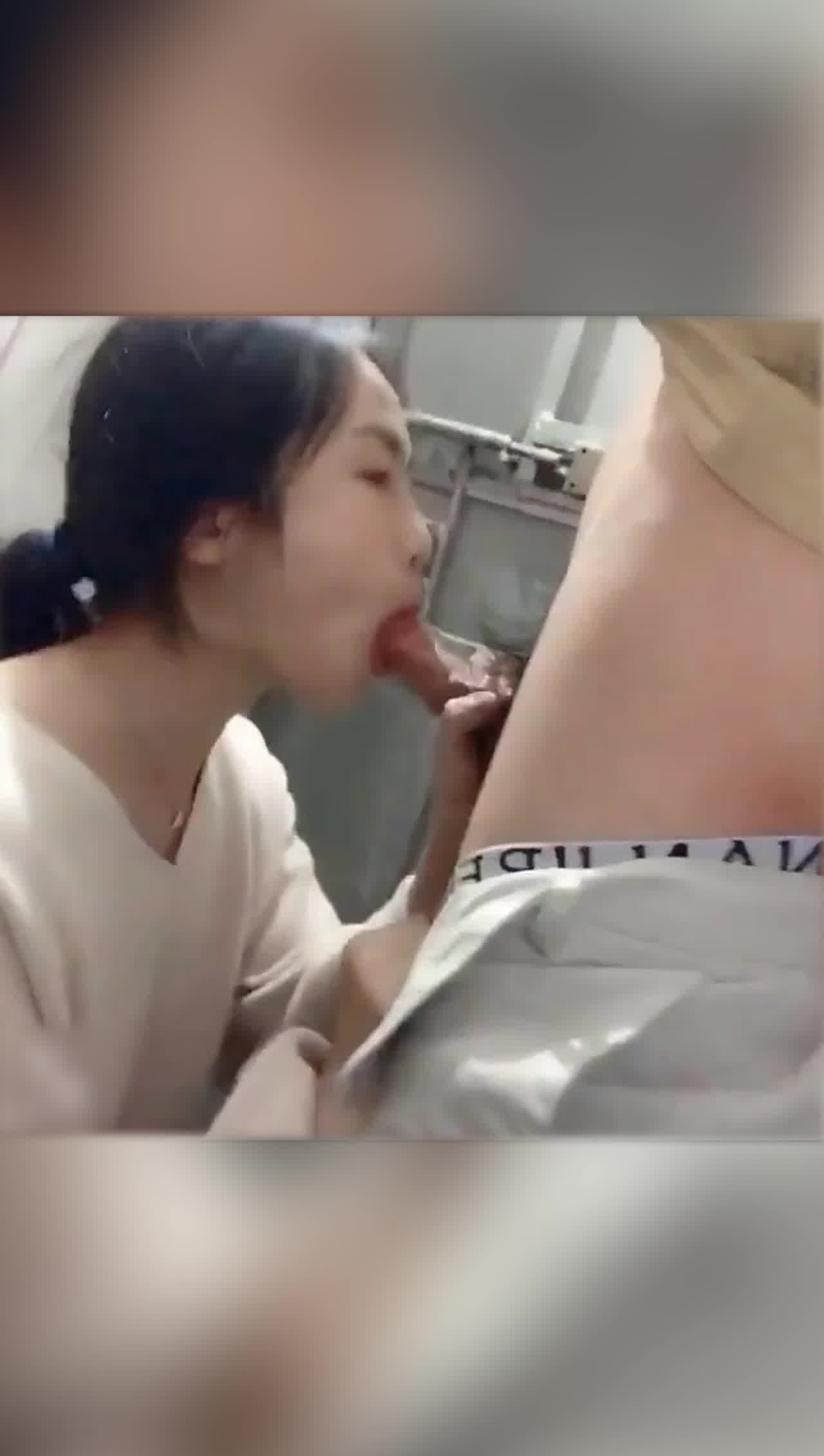  捕获超色吸精妹(精液都可射满脸) 的剧照10